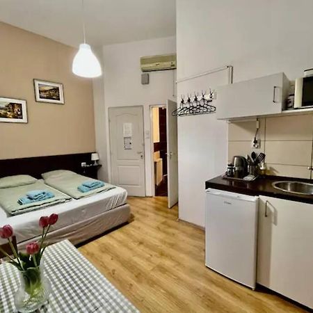 A13 Parliament Sunflower Cozy Apartment บูดาเปสต์ ภายนอก รูปภาพ