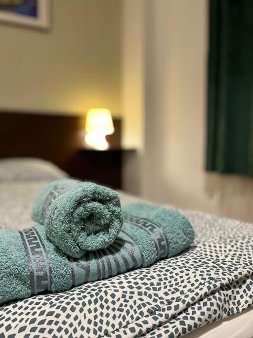 A13 Parliament Sunflower Cozy Apartment บูดาเปสต์ ภายนอก รูปภาพ