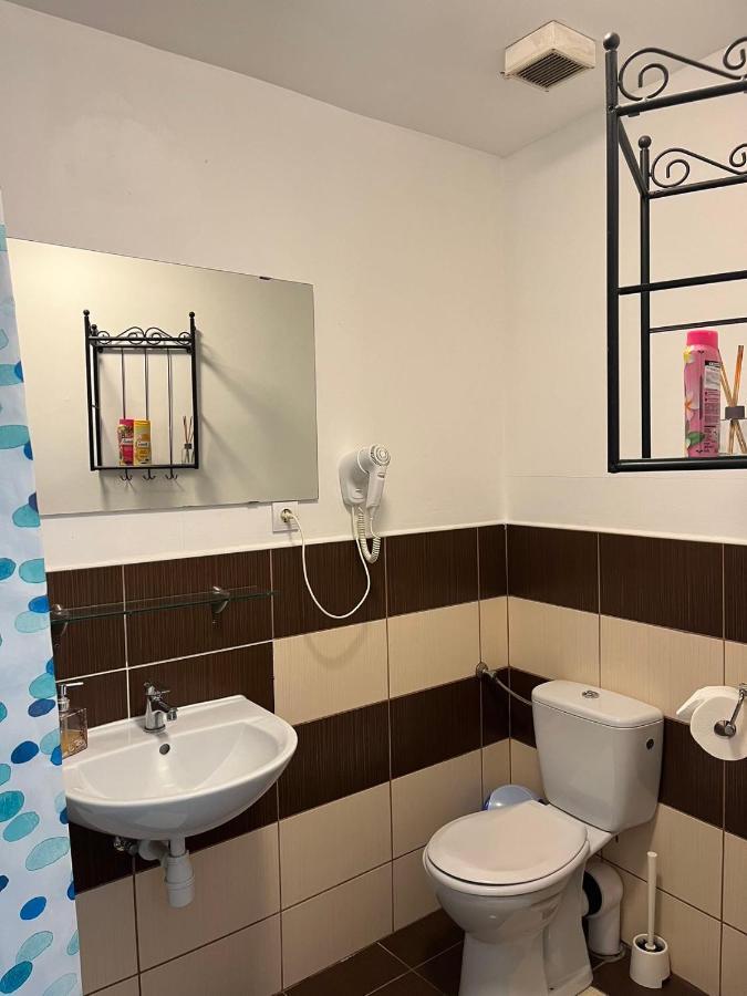 A13 Parliament Sunflower Cozy Apartment บูดาเปสต์ ภายนอก รูปภาพ